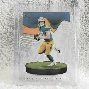 3/$25 Mint 2022 Panini Chronicles Justin Herbert Clear Cut NFL Card MAG-4!!